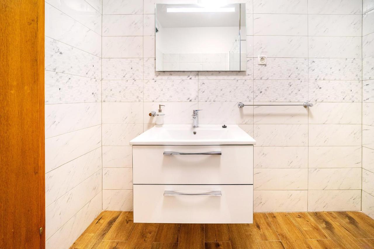 Apartments Jurina Krk Town Luaran gambar
